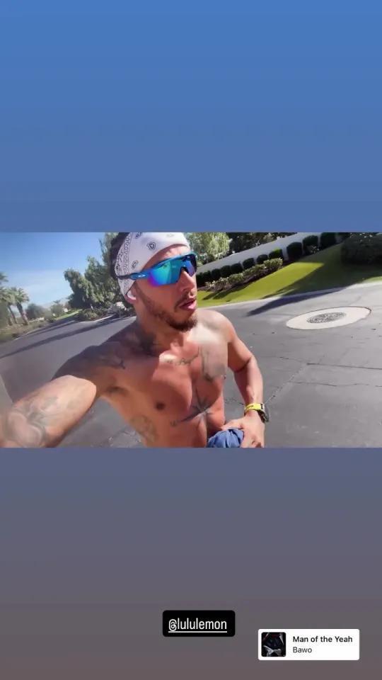 麻将胡了模拟器-41岁汉密尔顿大秀魔鬼筋肉！地狱级训练狂飙荷尔蒙，卡戴珊赚麻了